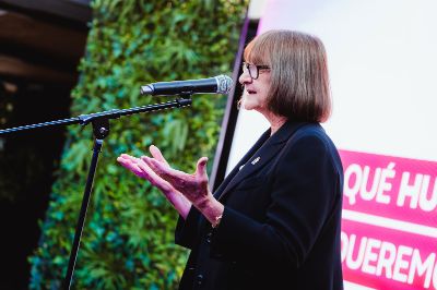 En el lanzamiento, la Rectora Rosa Devés, en sus palabras, destacó tres ideas: que "la ciencia nos humaniza", que "el conocimiento científico empodera a todos y a todas" y la idea del encuentro.